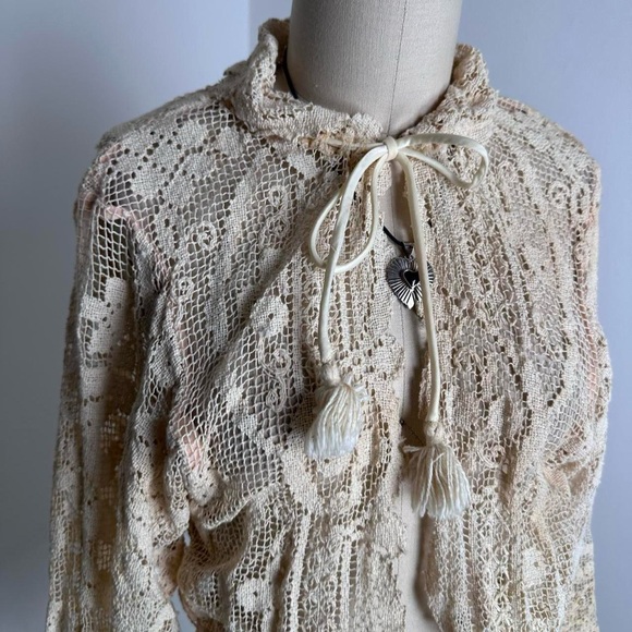 Vintage 70s cream white crochet lace, ribbon details cardigan, sheer Size S - Picture 4 of 7